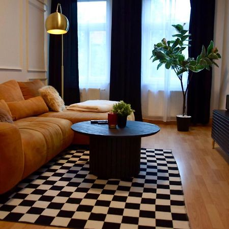 Charmanter Altbau In Schleussig Mit Balkon ไลป์ซิก ภายนอก รูปภาพ